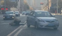 撞车视频,行车记录仪记录下惊险一幕